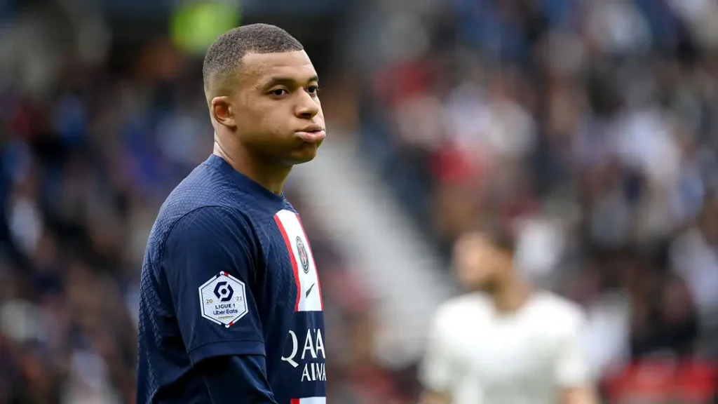 PSG confirmed Mbappe will staying one more year